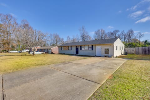 14 Mi to Montgomery: Quaint Couple's Apartment Apartment in Prattville