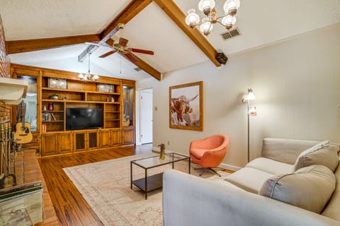 Karaoke Ready! Fort Worth Area Home w/ Pool House in Fort Worth