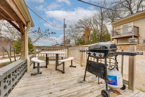 Fish, Boat & Hike On-Site: Cape Fair Apartment! Apartment in Table Rock Lake