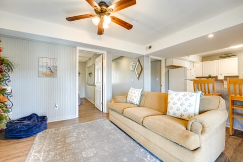 Lake Views & Community Perks: Cape Fair Apartment! Apartment in Table Rock Lake