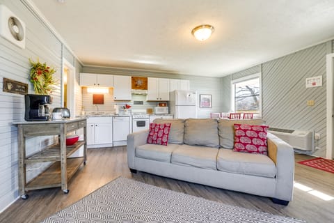 Lake Views & On-Site Hiking: Cape Fair Cottage Cottage in Table Rock Lake