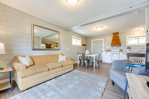 Walk to Lake & Trails: Cape Fair Retreat w/ Grill! Apartment in Table Rock Lake