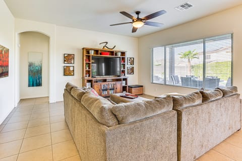 Outdoor Oasis & Community Perks: Goodyear Gem House in Goodyear