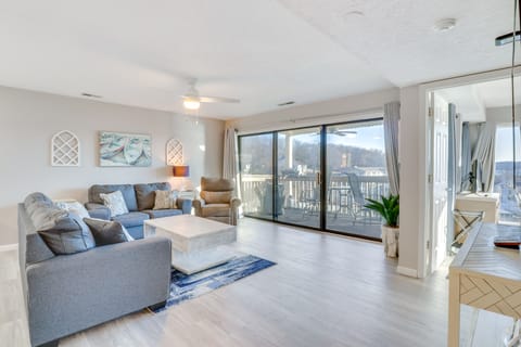 Lake View & Boat Slip: Osage Beach Retreat! Apartment in Lake of the Ozarks