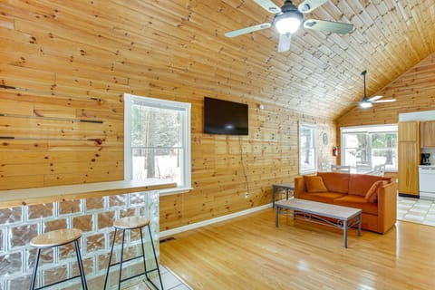< 1 Mi to Snowmobile Trails: Cozy Cadillac Retreat House in Michigan