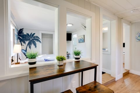 1 Mi to Lake Worth Beach Park: Chic Studio Apartment in Lake Worth