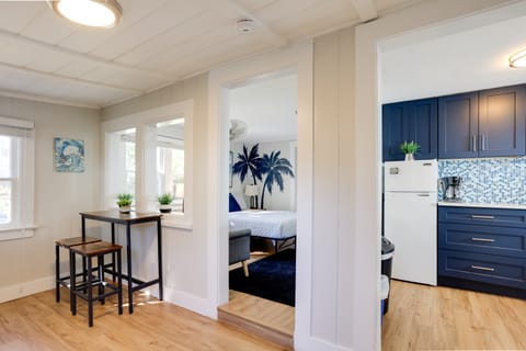 1 Mi to Lake Worth Beach Park: Chic Studio Apartment in Lake Worth