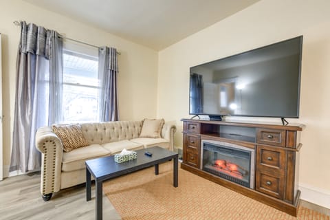 Apartment 2 Mi to Niagara Falls State Park! Apartment in Niagara Falls