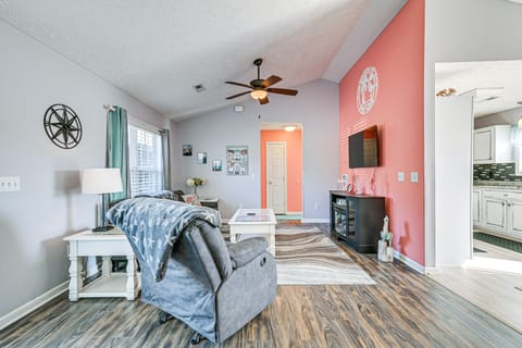 Patio, Yard & Lake Views: Home in Myrtle Beach! House in Carolina Forest