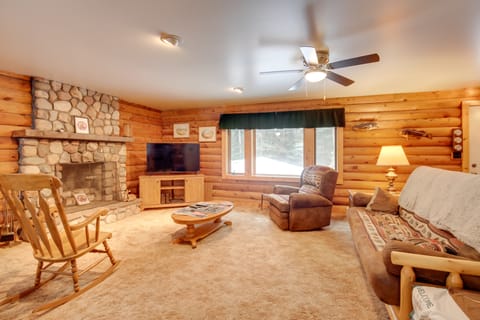 Family Gem Near the Chain of Lakes in Eagle River! House in Wisconsin