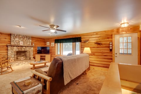 Family Gem Near the Chain of Lakes in Eagle River! House in Wisconsin