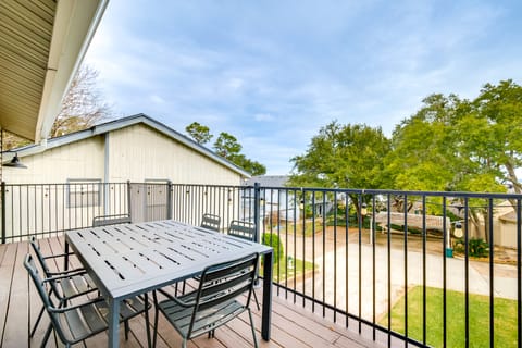 Walk to Lake Conroe: Family-Friendly Getaway! Apartment in Lake Conroe