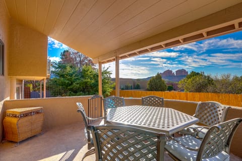 Panoramic Red Rock Views & Hot Tub: Sedona Retreat House in Sedona