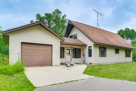 Remote & Peaceful Getaway w/ Games in Eckerman House in Michigan