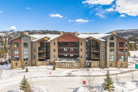 3 Mi to Winter Park Resort: Mtn-View Haven! Apartment in Fraser