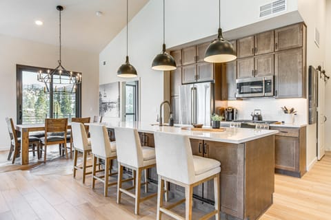 3 Mi to Winter Park Resort: Mtn-View Haven! Apartment in Fraser