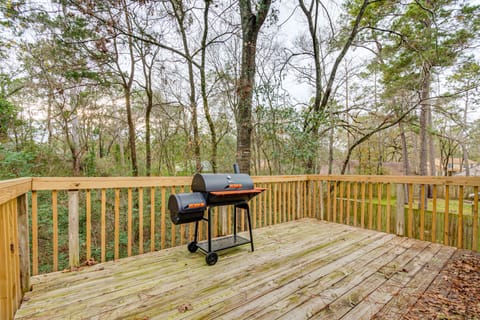 3 Mi to The Woodlands: Warm & Welcoming Home! House in The Woodlands