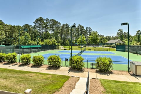 Luxe Keowee Key Living: Golf Views & Resort Pool Apartment in Lake Keowee