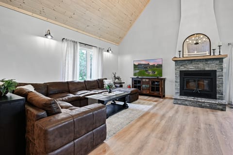 10-Acre Property w/ Fire Pit & Grill in Arkdale! House in Wisconsin