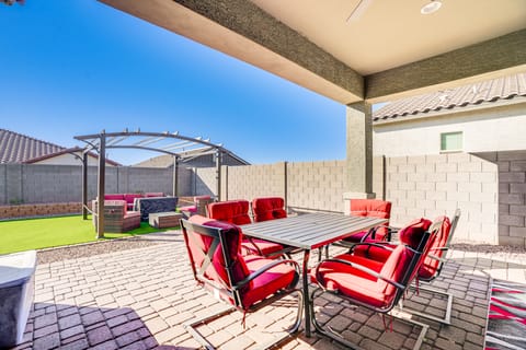 Covered Patio & Community Pool: Home in Surprise House in Surprise