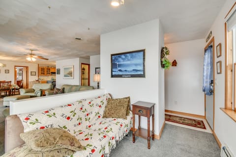 Boat, Grill & Unwind: Lakefront Cayuga Home! House in Cayuga Lake