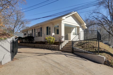 Walk to Oxford Square & Ole Miss: Central Home! House in Oxford