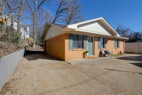 2 Blocks to Oxford Square: Ole Miss Retreat House in Oxford