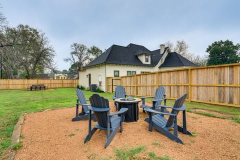 1/2 Mi to Downtown Shops: Brenham Home w/ Fire Pit House in Brenham