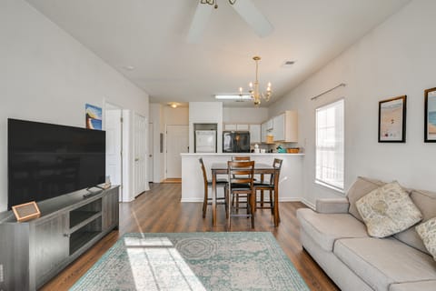 < 1 Mi to Golf: Condo w/ Balcony in Myrtle Beach! Apartment in Carolina Forest