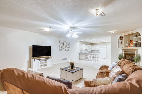 6 Mi to Town: Peaceful Lima Home! Apartment in Ohio