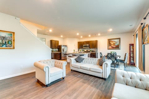 17 Mi to Dtwn Nashville: Family-Friendly Gem House in La Vergne