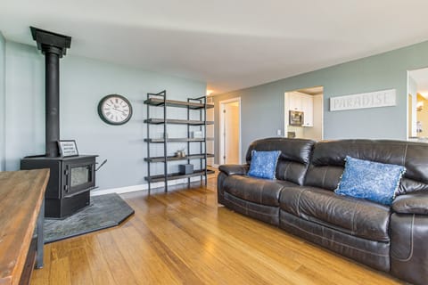 Shawano Lake House w/ Boat Dock, Kayaks, & Grill! House in Wisconsin