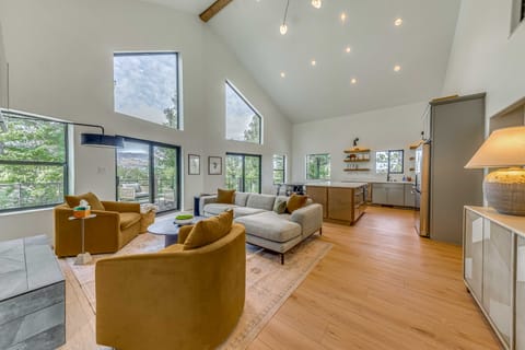 Sierra Blanca Views: New-Build Cabin in Ruidoso House in Ruidoso