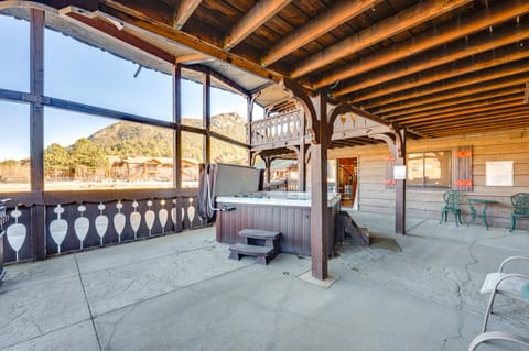 3 Mi to Rocky Mtn National Park: Estes Park Cabin! House in Estes Park