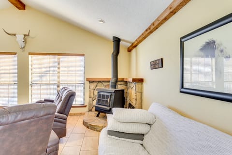 Hike, Fish & Explore: Family Cabin in Sulphur! House in Oklahoma