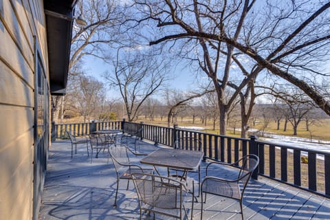 Hike, Fish & Explore: Family Cabin in Sulphur! House in Oklahoma