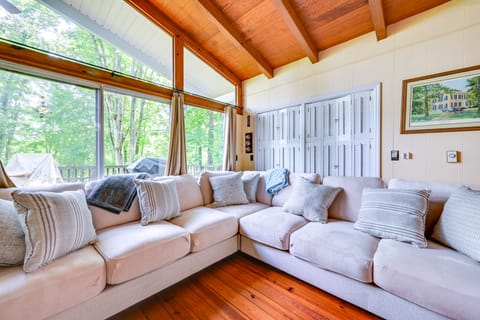 Waterfront Nolin Lake Gem: Guest House & Balcony House in Nolin Lake