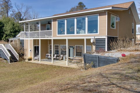Waterfront Gem w/ Fire Pits & Dock in Georgetown House in Alabama