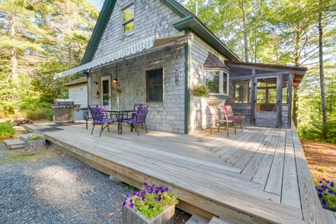 17 Mi to Acadia: Cottage Near Downtown Ellsworth! Cottage in Surry