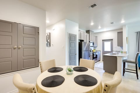 2 Mi to Downtown Temple: Pet-Friendly Home w/ Yard House in Temple