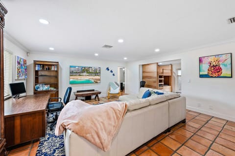 1 Mi to Shore: Pet-Friendly Lake Worth Beach Home! House in Lake Worth