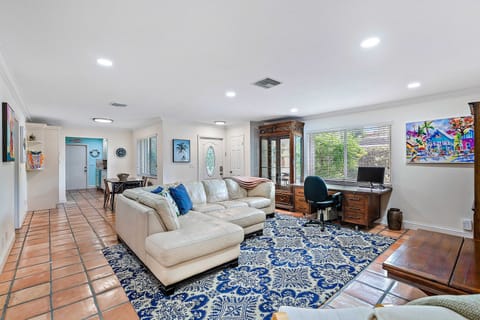 1 Mi to Shore: Pet-Friendly Lake Worth Beach Home! House in Lake Worth