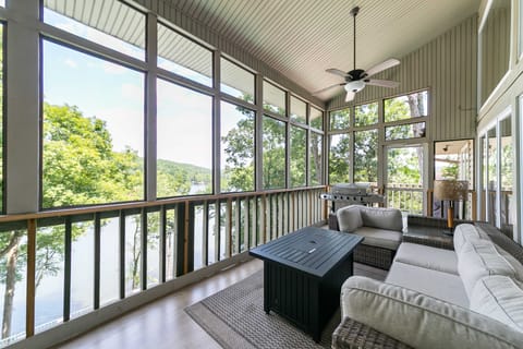 Screened-In Porch w/ Views: Hot Springs Getaway! Villa in Fenter Township