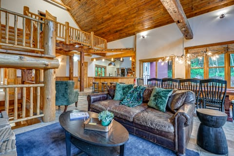 Hot Tub & Private Sauna: Wausau Family Home House in Wausau