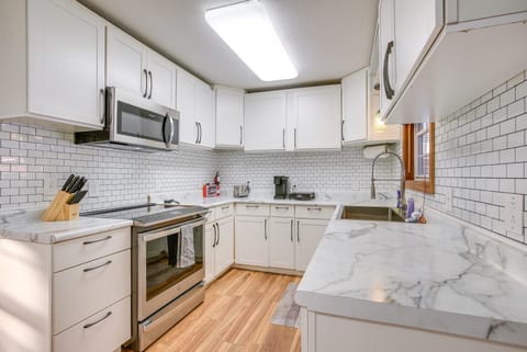 Hocking Hills Hideaway Near Lake Logan House in Falls Township