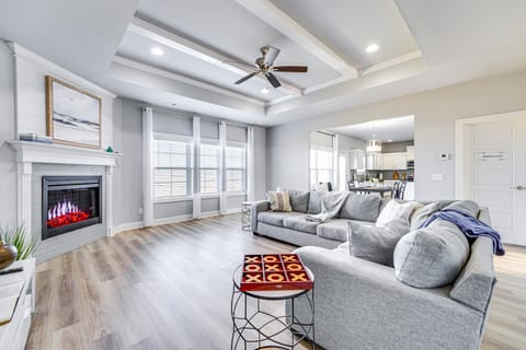 'Home on the Hill' 8 Mi to Bentonville City Square House in Bentonville