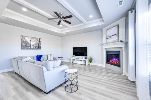 'Home on the Hill' 8 Mi to Bentonville City Square House in Bentonville