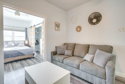 4 Mi to Lake Logan: Hocking Hills Apartment Apartment in Falls Township