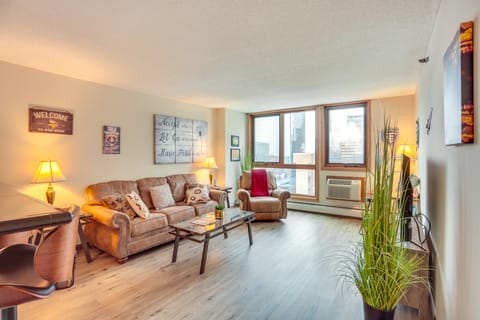 Updated Apt in Dtwn Minneapolis w/ Pool Access! Apartment in Minneapolis
