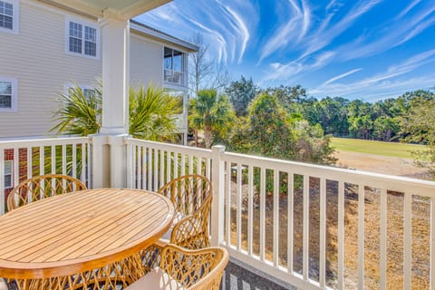 Beach Shuttle & Pool: North Myrtle Beach Condo! Apartment in North Myrtle Beach